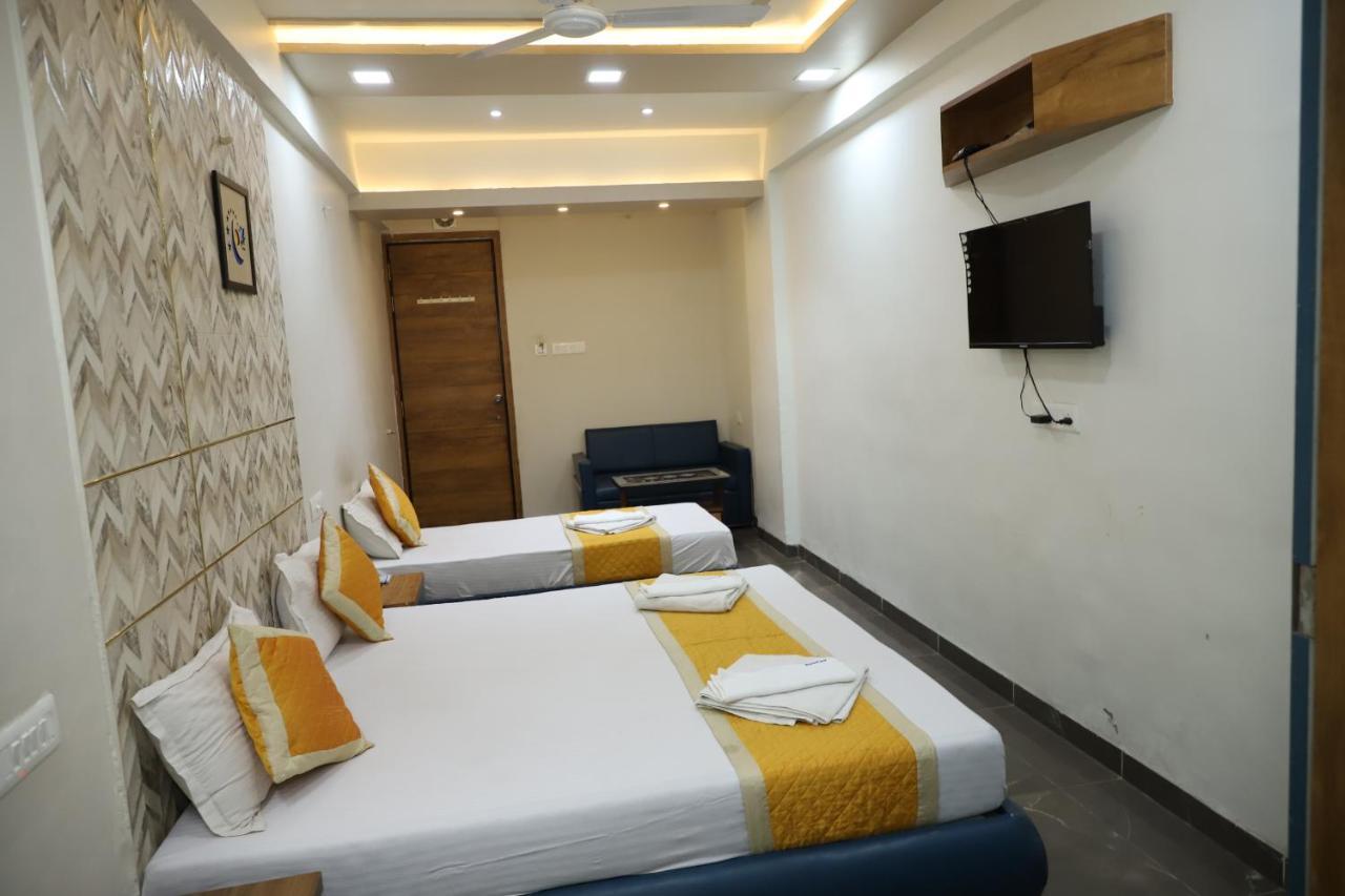 Hotel Dolphin Residency Pātan Εξωτερικό φωτογραφία