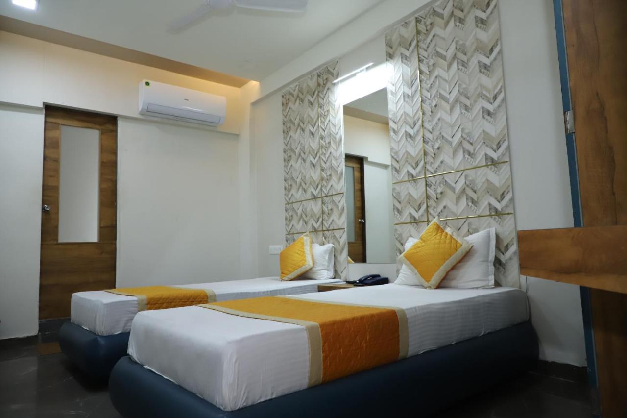 Hotel Dolphin Residency Pātan Εξωτερικό φωτογραφία