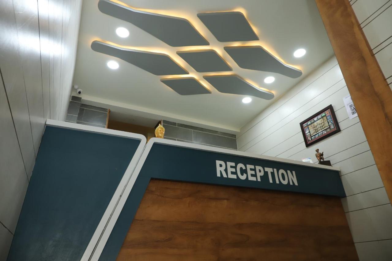 Hotel Dolphin Residency Pātan Εξωτερικό φωτογραφία