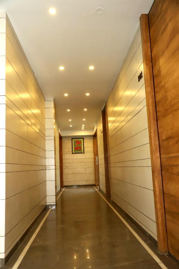 Hotel Dolphin Residency Pātan Εξωτερικό φωτογραφία