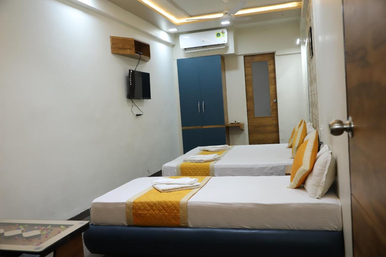Hotel Dolphin Residency Pātan Εξωτερικό φωτογραφία