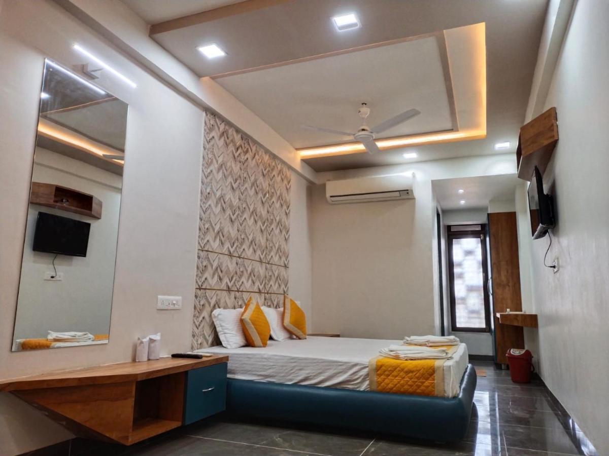 Hotel Dolphin Residency Pātan Εξωτερικό φωτογραφία